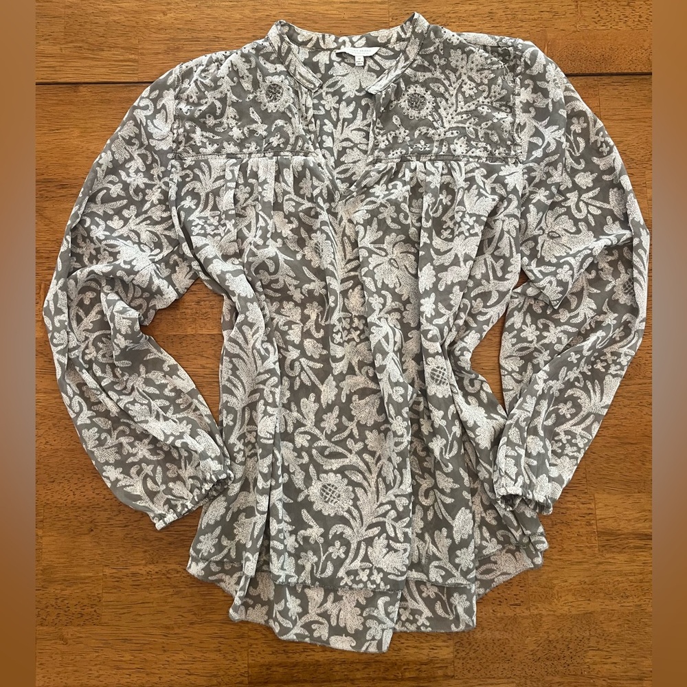 Lucky Brand Gray and White Floral Blouse
